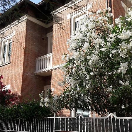Appartamento In Villa Pesaro Exteriér fotografie
