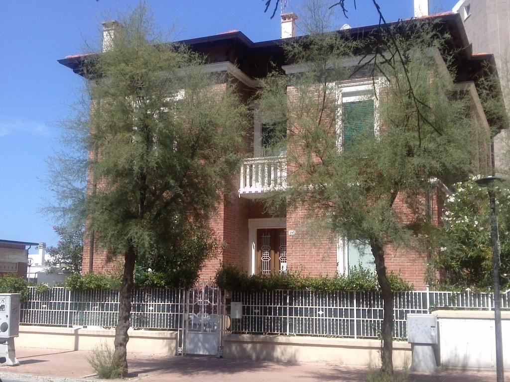 Appartamento In Villa Pesaro Exteriér fotografie